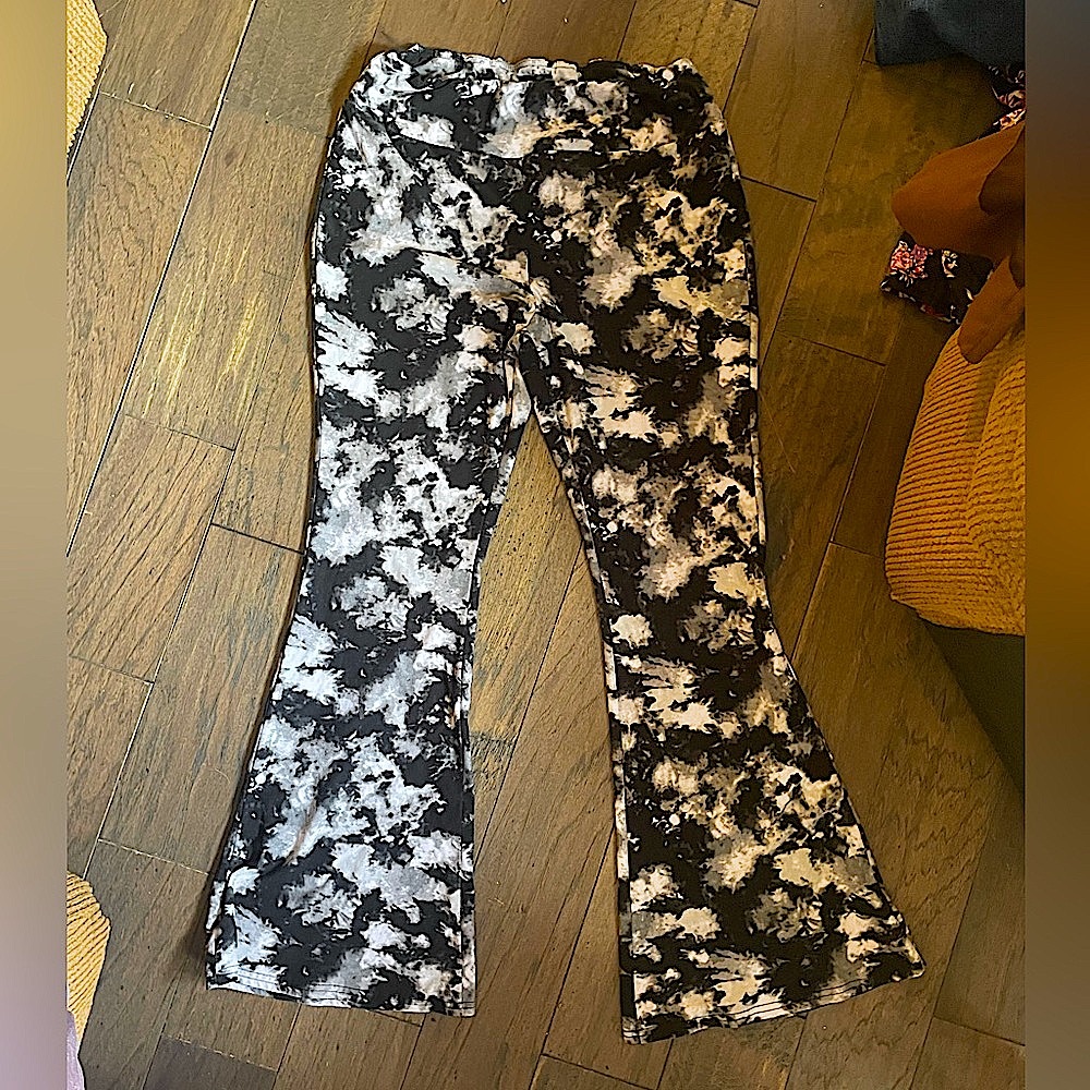 No Boundaries Black and White Tie-Dye Leggings